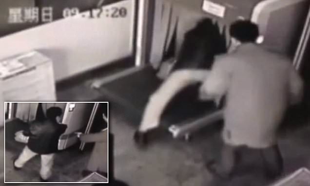 Nekat Masuk Mesin X-Ray, Maklum Belum Pernah Naik Pesawat